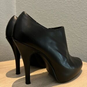 Women’s heeled boots